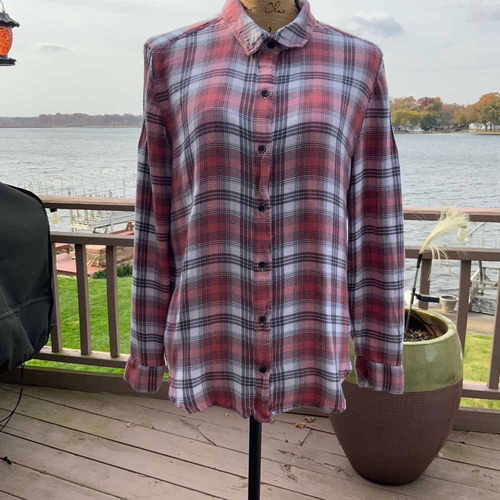 Caslon Size Medium. Plaid Lightweight Flannel Shirt